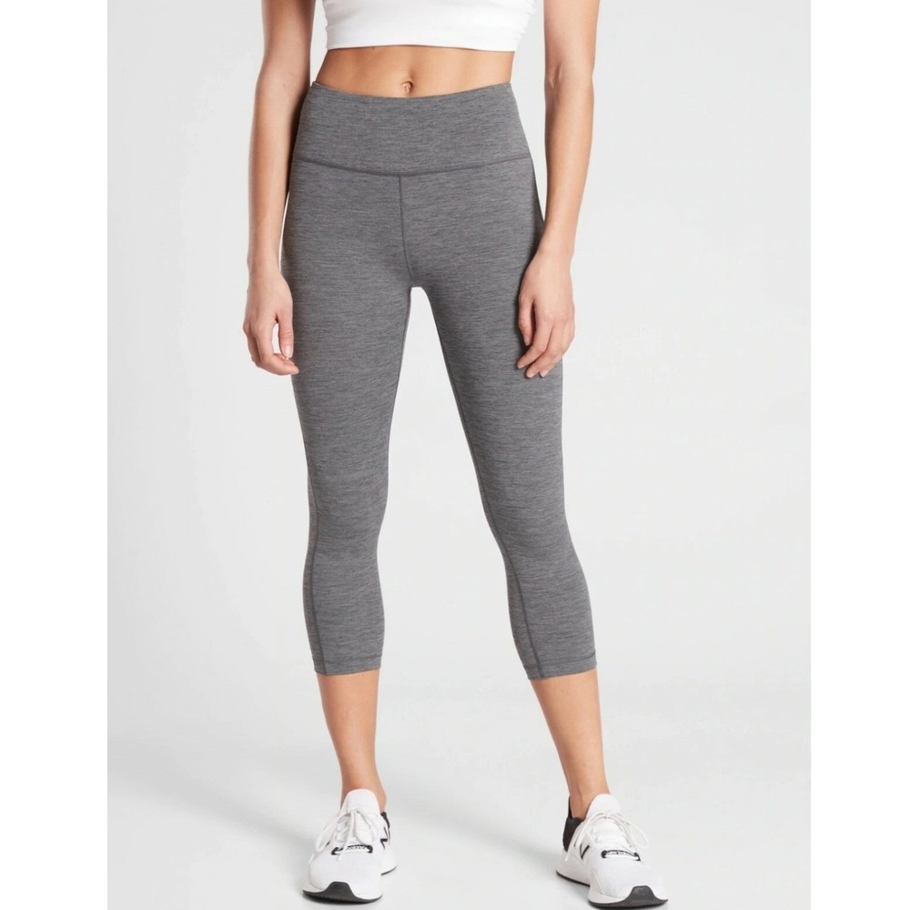 Athleta Ultimate Stash Pocket Capri Gray Size S High Rise Leggings Athletic Yoga